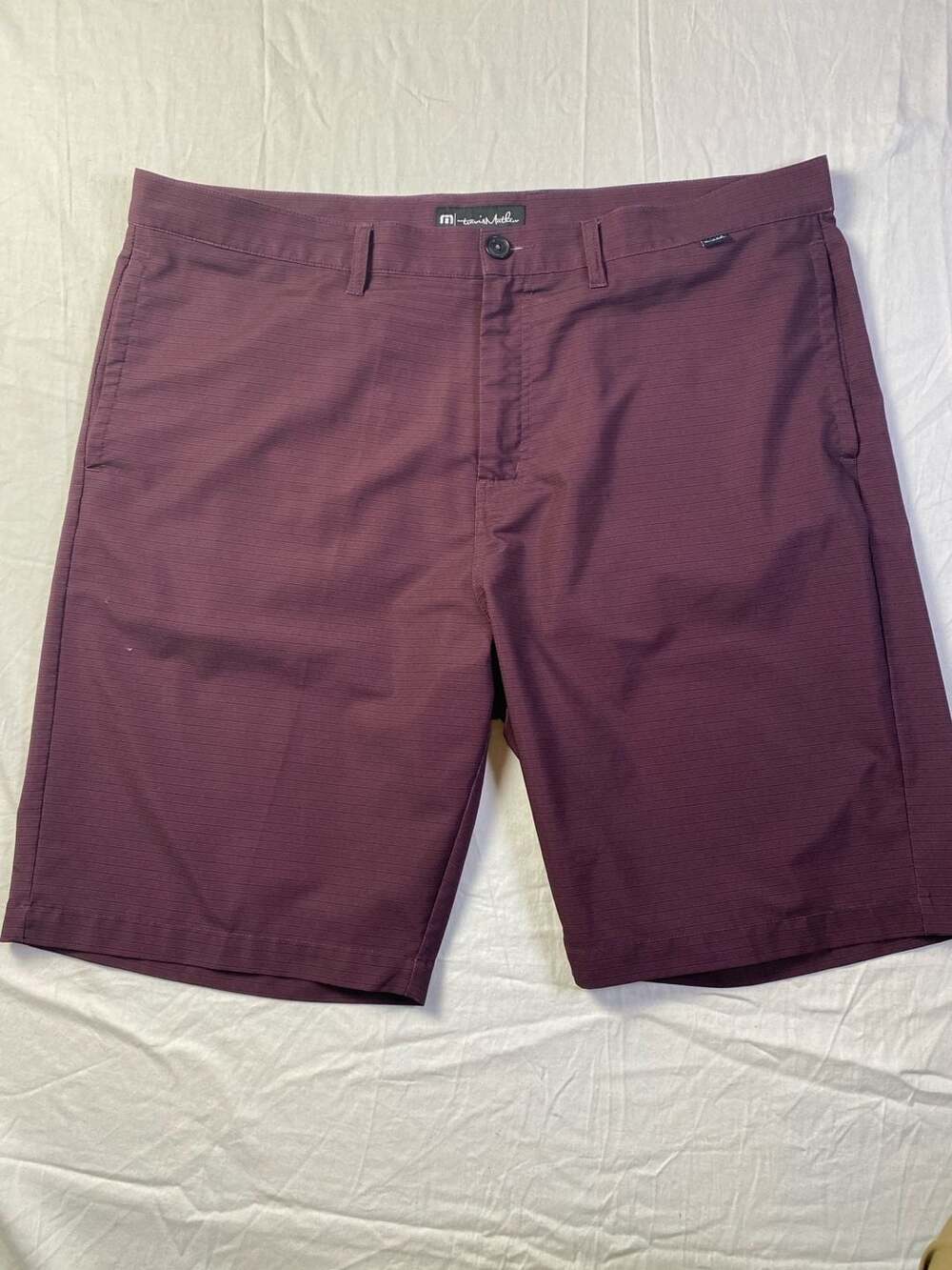 TravisMathew Golf Shorts Size 40 Burgundy Performance Striped (1388)